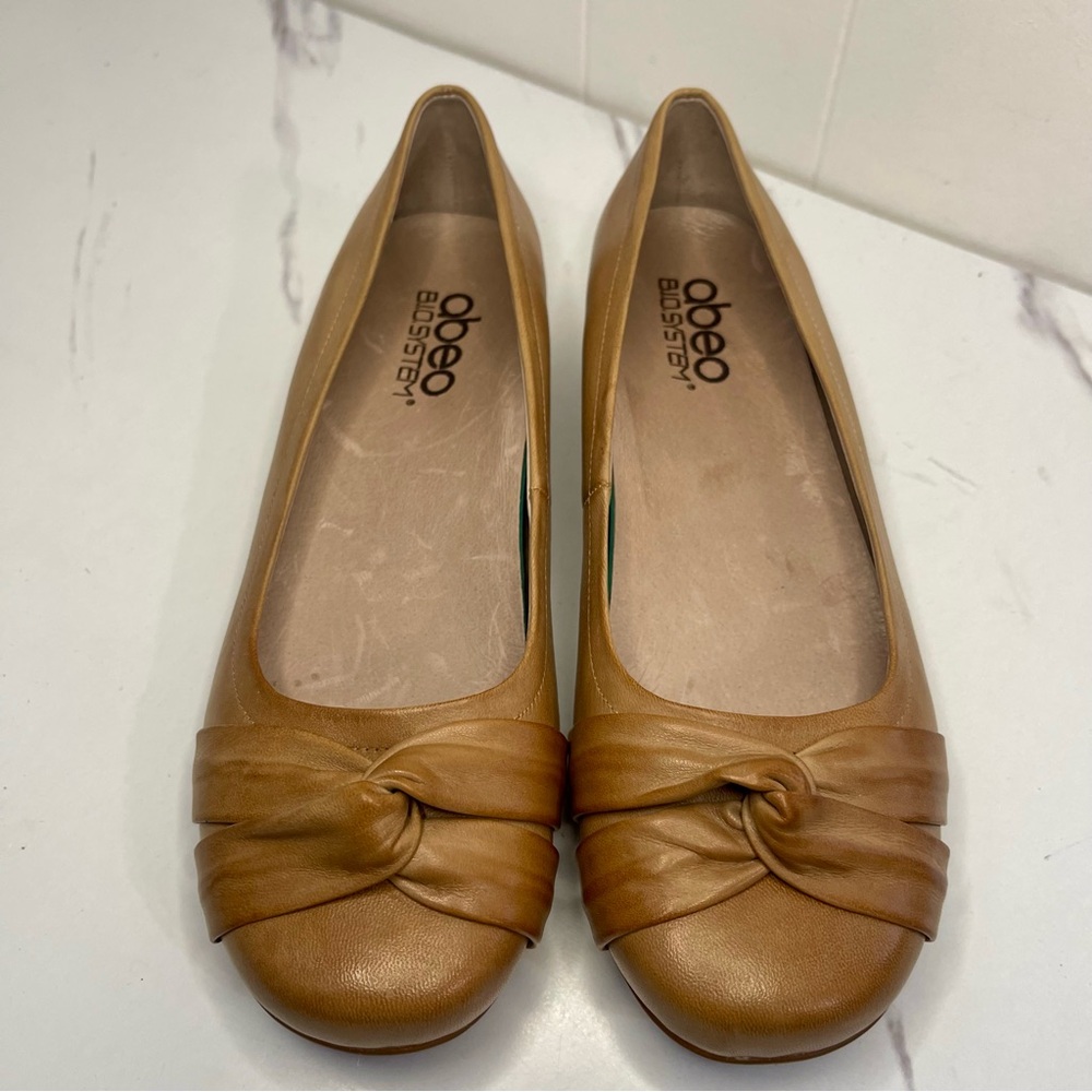 Abeo Tan Leather Knot Ballet Flats